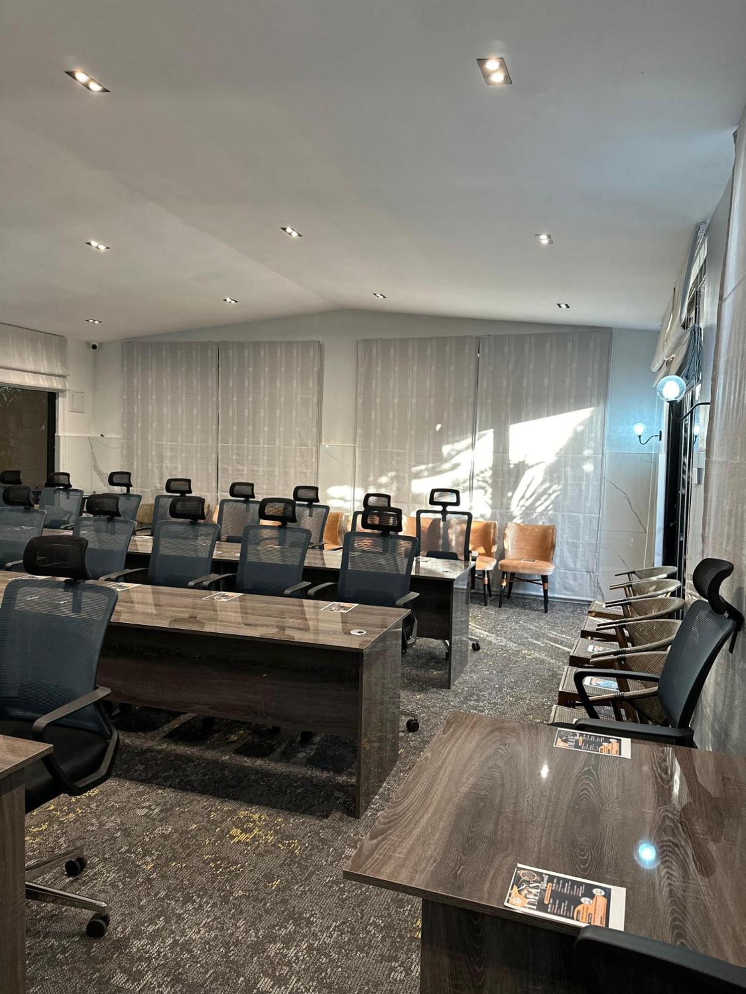 Iman Hotel Isiolo 外观 照片